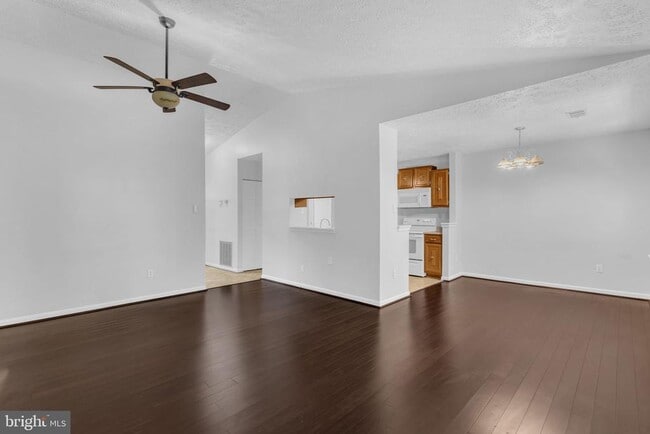 Building Photo - 2124 Duchy Ct