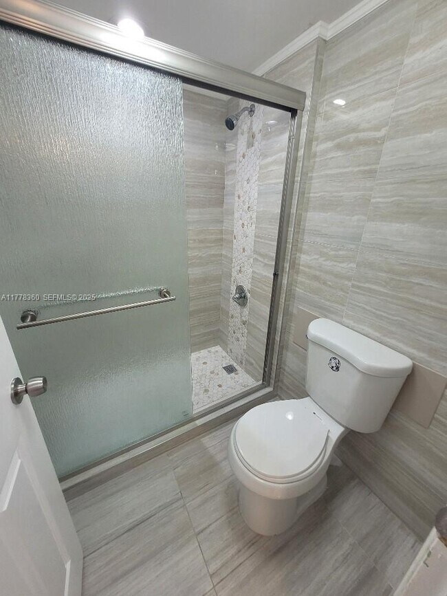 Building Photo - 18081 Biscayne Blvd