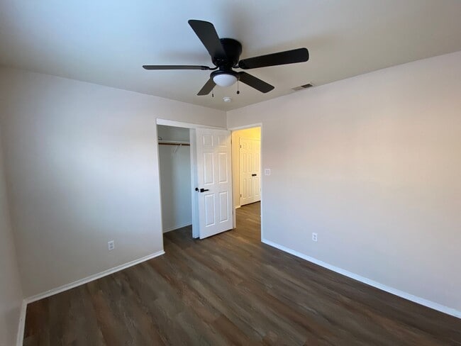 Building Photo - Silver Creek Beauty