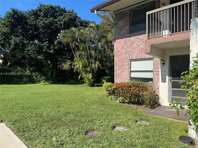 Building Photo - 6031 Shaker Wood Cir