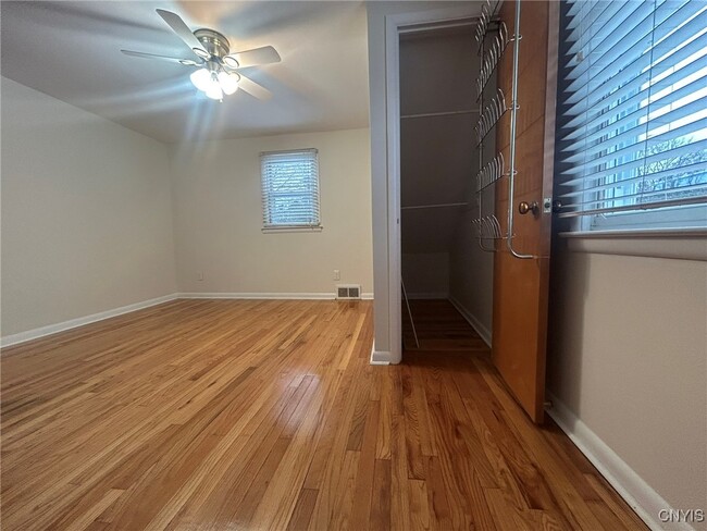 Building Photo - 3 Wills Dr