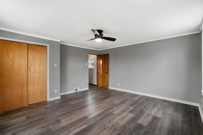 Building Photo - Newly renovated 2 bedroom home in Scott To...