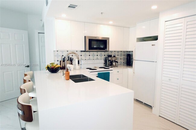 Building Photo - 3410 Coral Wy