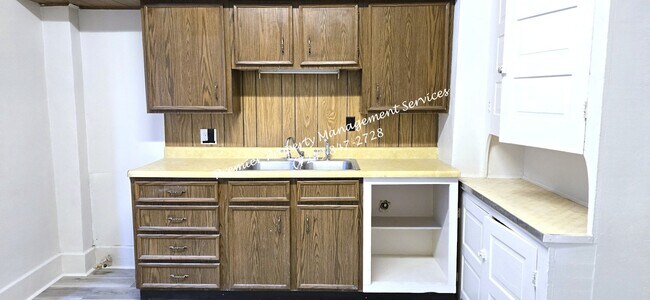 Building Photo - 331 W North St