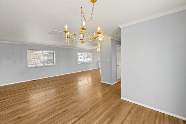 Building Photo - 304 Cielo Vista St