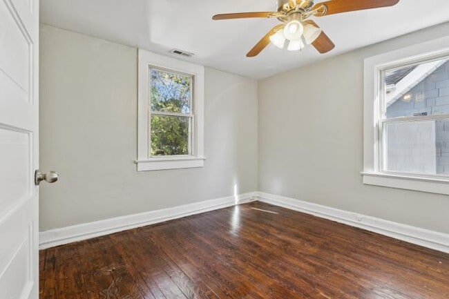 Building Photo - 710 W 31st St