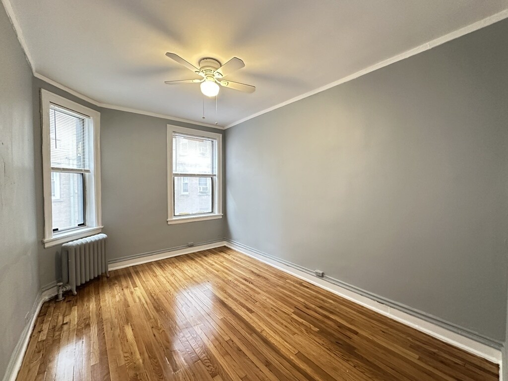 Building Photo - 1363 W Estes Ave