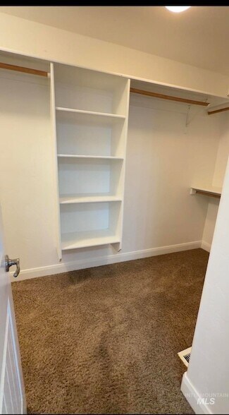 Building Photo - 4678 N Elmstone Ave