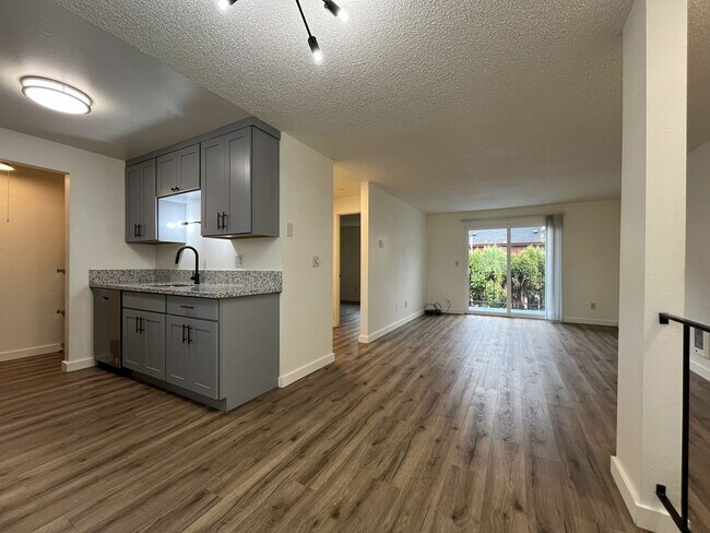 Building Photo - Updated 1BD Apartment Near Downtown with Balcony & Modern Kitchen Updates off street parking