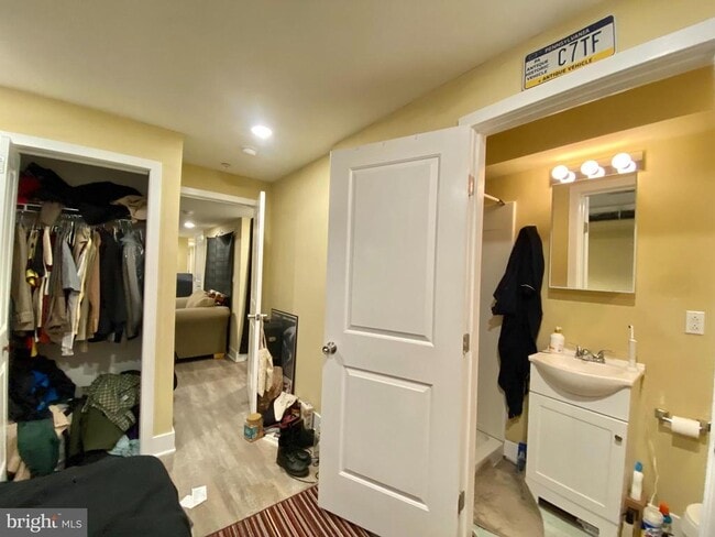 Building Photo - 2214 N Camac St