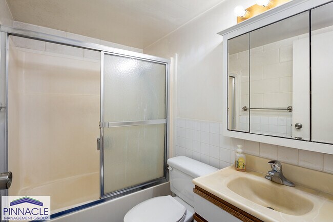 Building Photo - 95-029 Kuahelani Ave