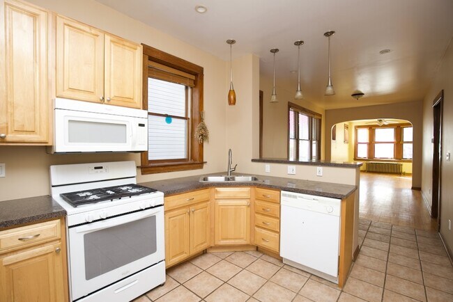 Building Photo - 1002 Beloit Ave