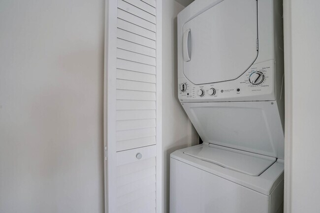 laundry - 524 Venice Way