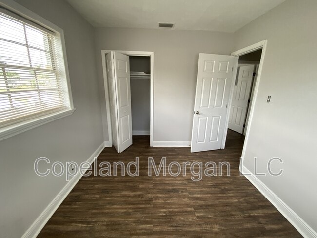 Building Photo - 2524 W Carmen St
