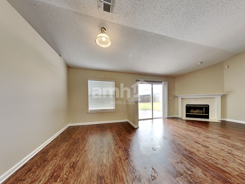 Building Photo - 5631 Ortega Park Blvd
