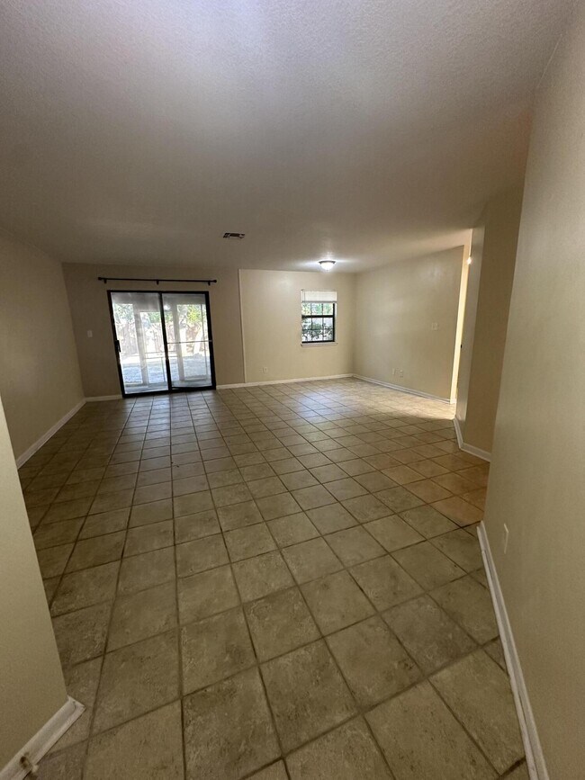 Building Photo - 334 Woodham Ct