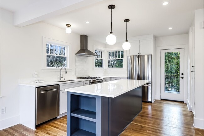 Building Photo - 4bd/3.25ba Seattle Home