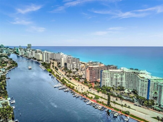 Building Photo - 5161 Collins Ave