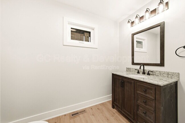 Building Photo - 106 Hawthorne Dr
