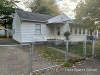 Building Photo - 2434 Forest Home Ave