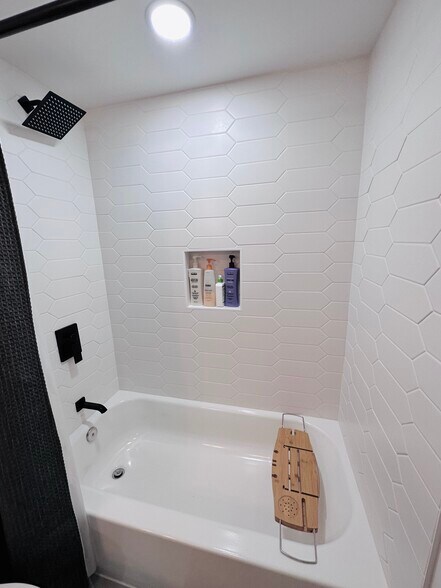 Building Photo - 1427 Parkwood Pl NW