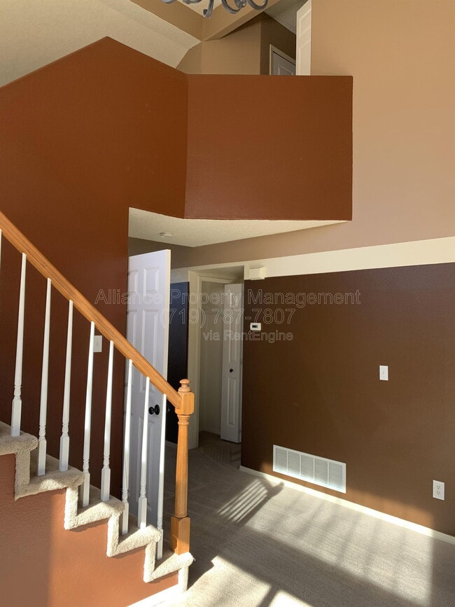 Building Photo - 212 Oxbow Dr