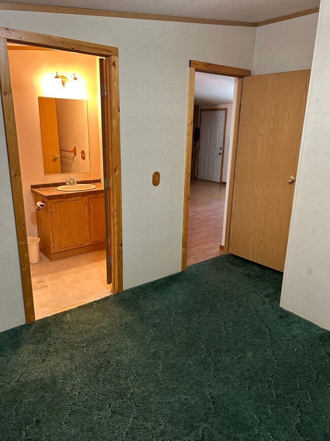 Building Photo - 52405 Antler Ln