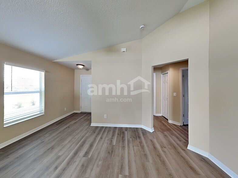 Building Photo - 7206 54th Ter E