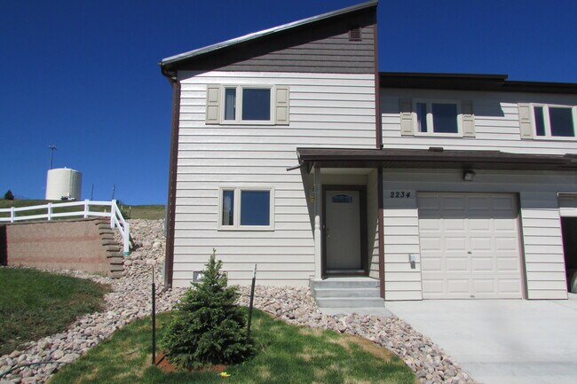 Exterior view - 2234 Lamplighter Ln