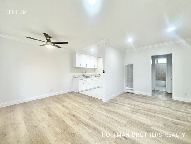 Building Photo - 20445 Saticoy St