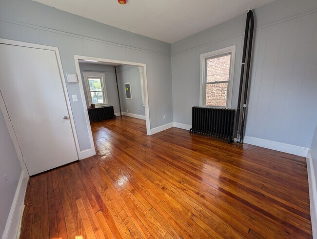 Building Photo - 1409 Mattison Ave