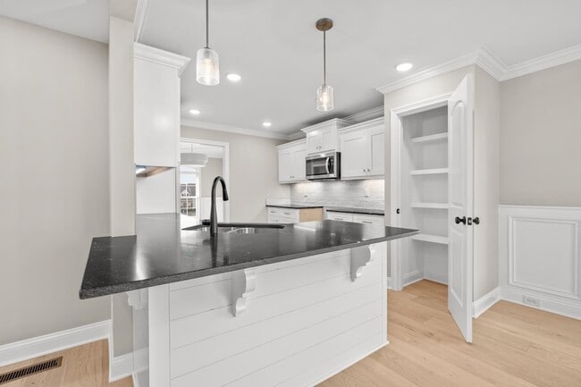 Building Photo - 1113 Joe Martin Ln