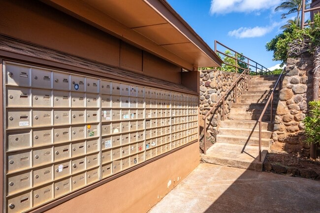 Building Photo - Maui Lani Terraces Studio, Great Mountain View!