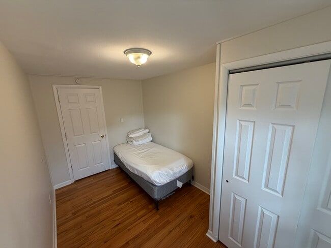 Building Photo - 201 N Hughes Pl