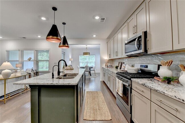 Building Photo - 5650 Bergeson Wy