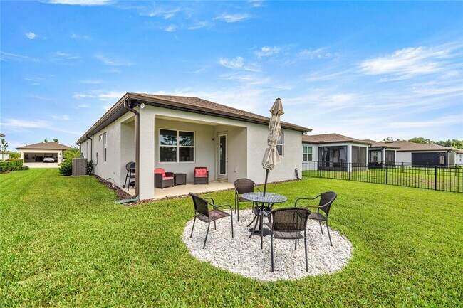 Building Photo - 9412 SW 53rd Pl