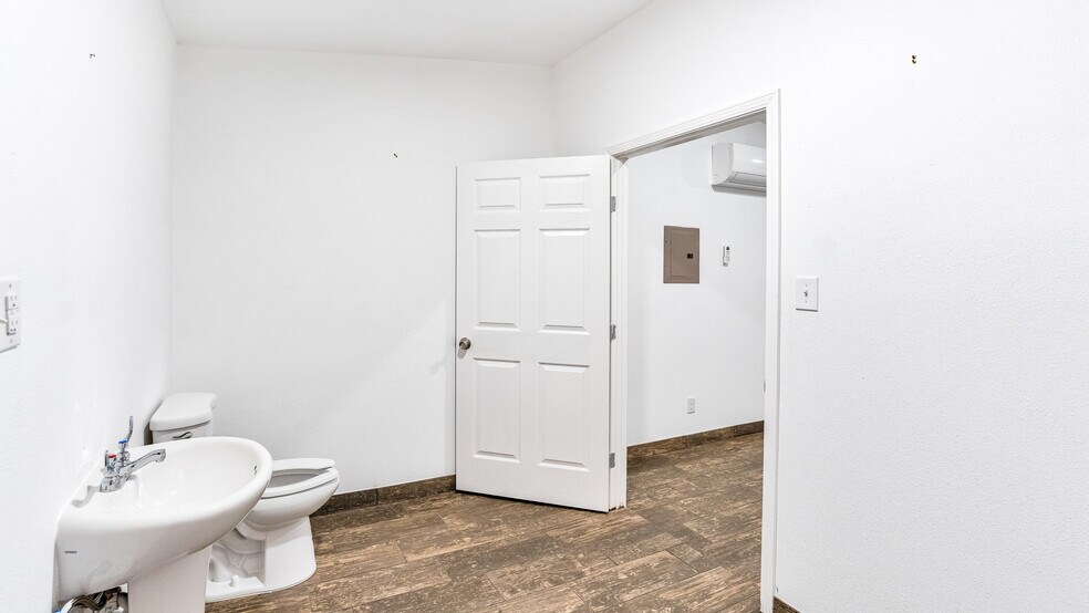 Building Photo - 4530 Walzem Rd