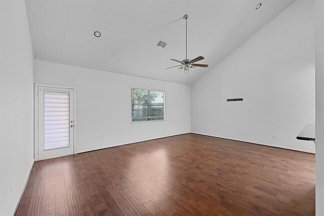 Building Photo - 8803 Peach Oak Crossing