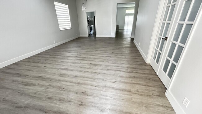 Building Photo - 4293 Laurel Ridge Cir