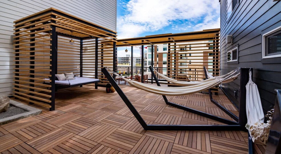 Building Photo - 385 S 400 E