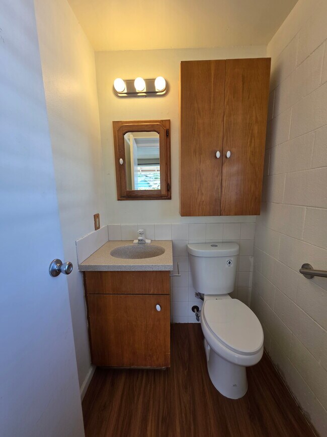 Building Photo - 46-305-305 Hoauna St