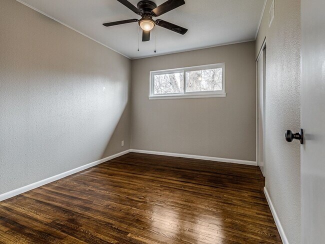 Building Photo - Newly remodeled home