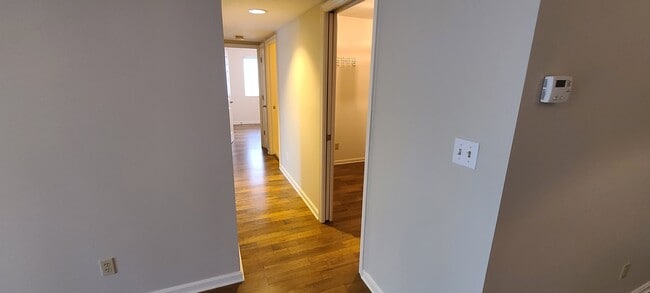 Hallway - 3721 Bardstown Rd
