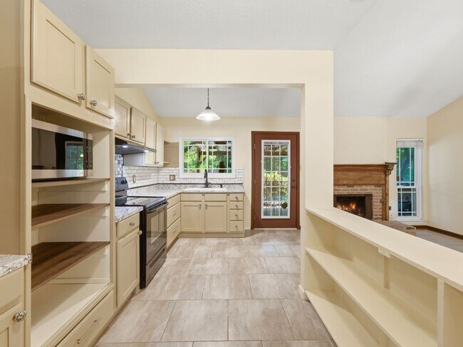 Building Photo - 1114 Churing Dr