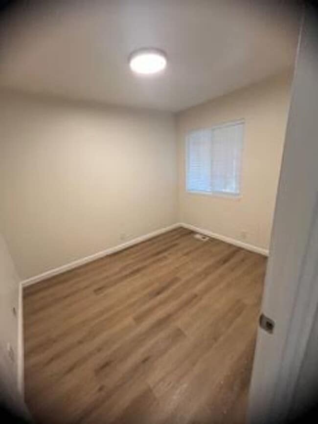 Building Photo - Excellent 3 bed 2 Bath Home