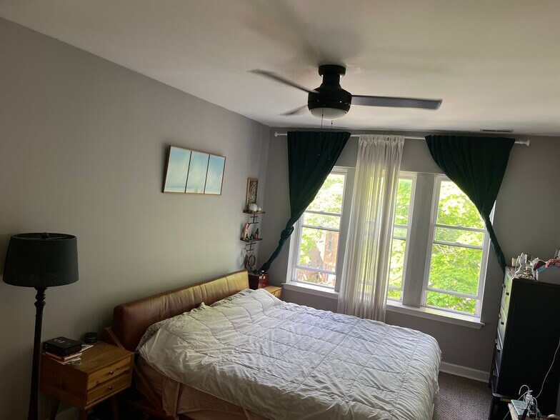 Primary Bedroom - 6504 N Washtenaw Ave
