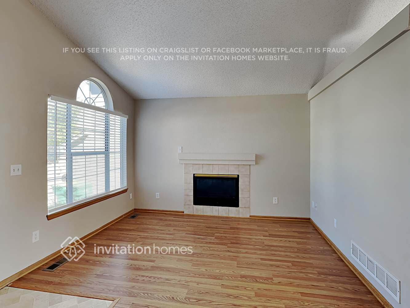 Building Photo - 8736 Greengrass Way