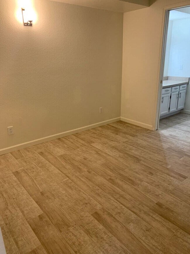 Building Photo - Chevelon