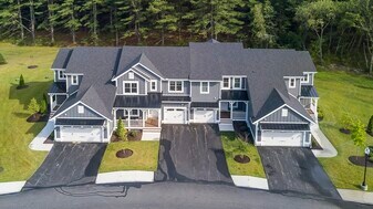 Building Photo - 19 Lily Pond Ln