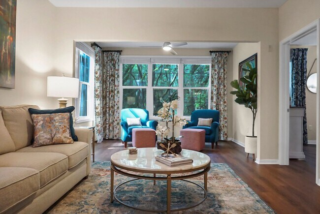 Living Room & Sun Room - 60 Fenwick Hall Aly